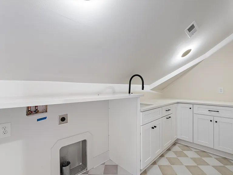 1816 Wildwood Ave — Photo 50