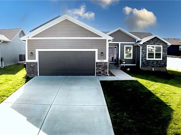 5316 Crystal Dr, Saint Joseph, MO 64503
