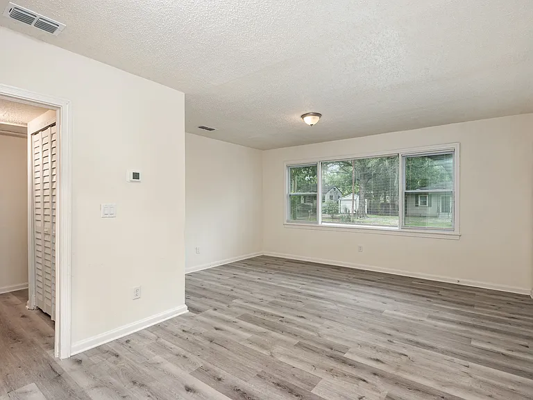 3526 Poinsetta St — Photo 8