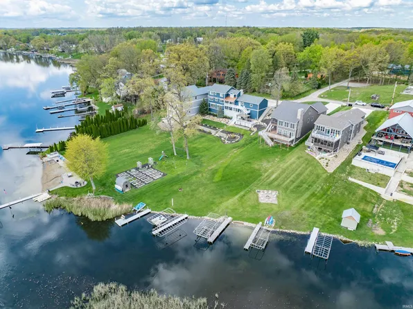 170 Lane 260b Crooked Lk, Angola, IN 46703