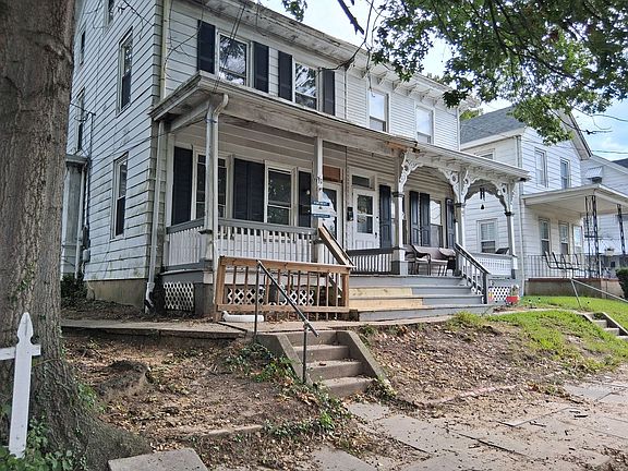 2nd image of 71 Hampton St