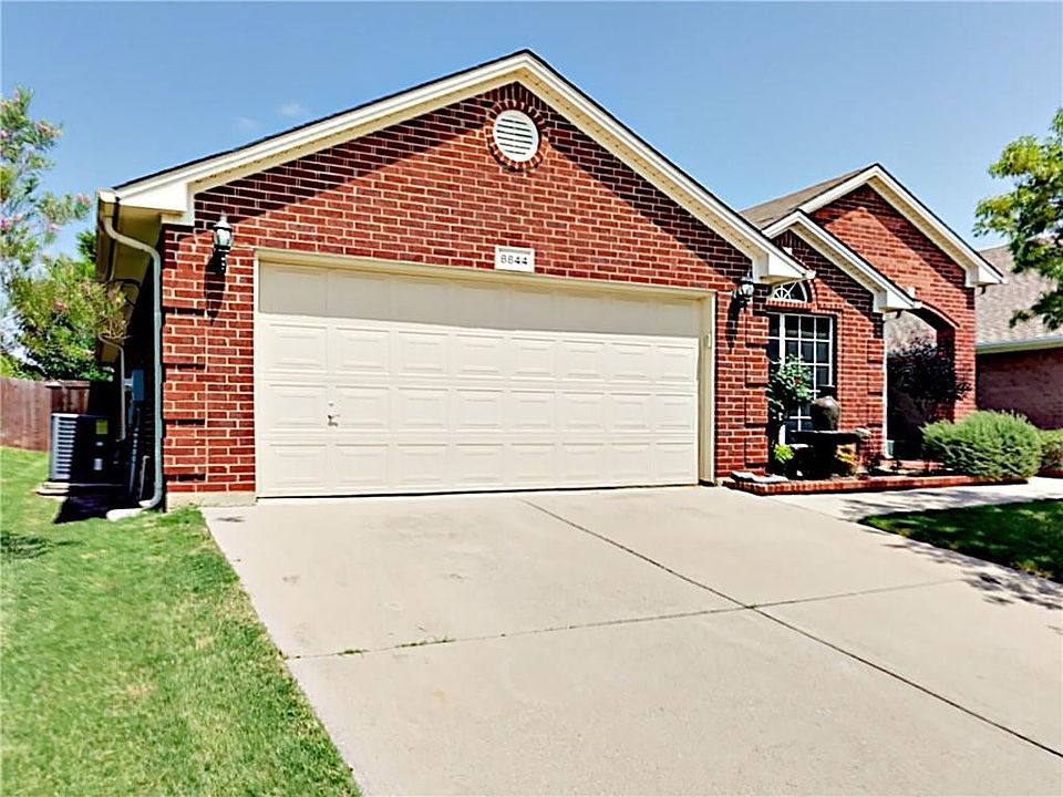 1st image of 8844 Sunset Trace Dr