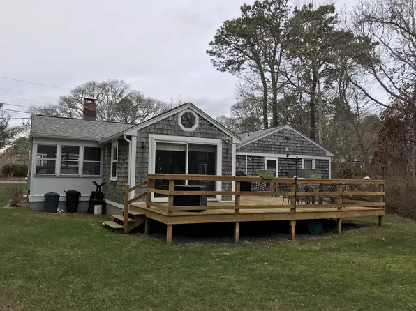 16 Priscilla St, Hyannis, MA 02601