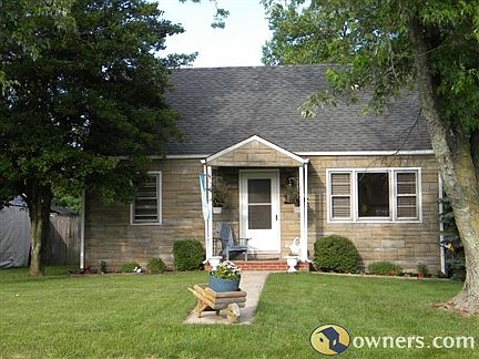 2nd image of 40 Allen St
