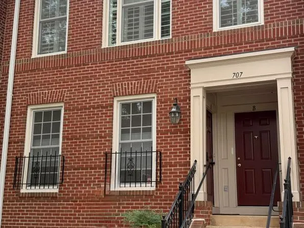 707 Massey Ln #B, Alexandria, VA 22314