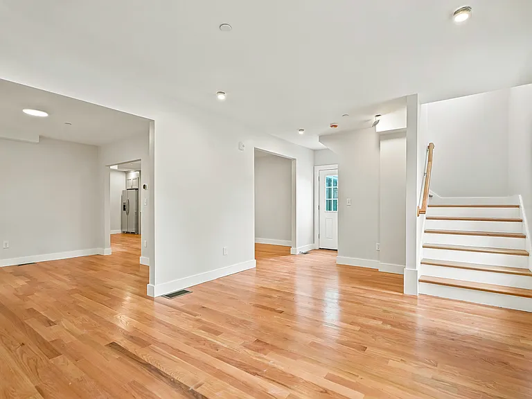4 Mayhew St #C — Photo 5