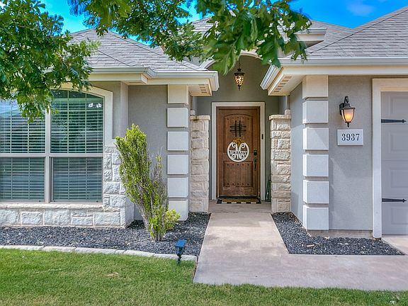 5th image of 3937 Blair Ln