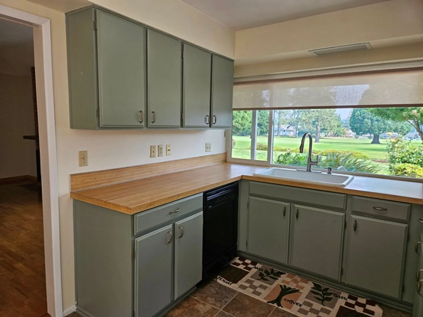 2Bd/2Ba Single Story Home - Available to View! — Photo 4