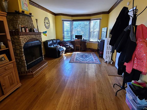 3rd image of 4832 W Warwick Ave