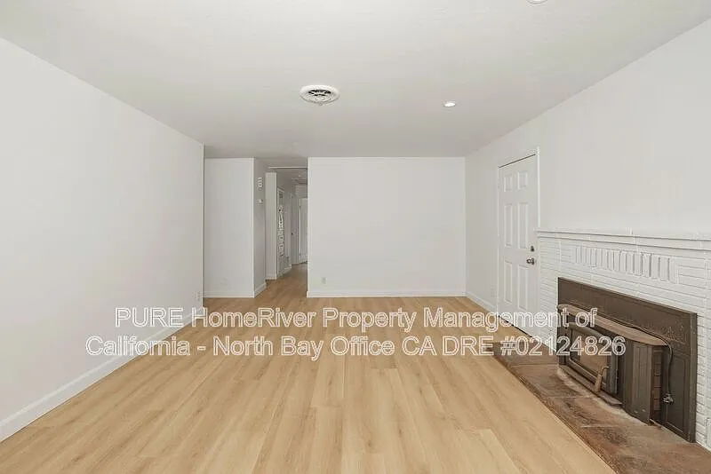 3 bed, 1.0 bath, 1175 sqft, $3,100 — Photo 4