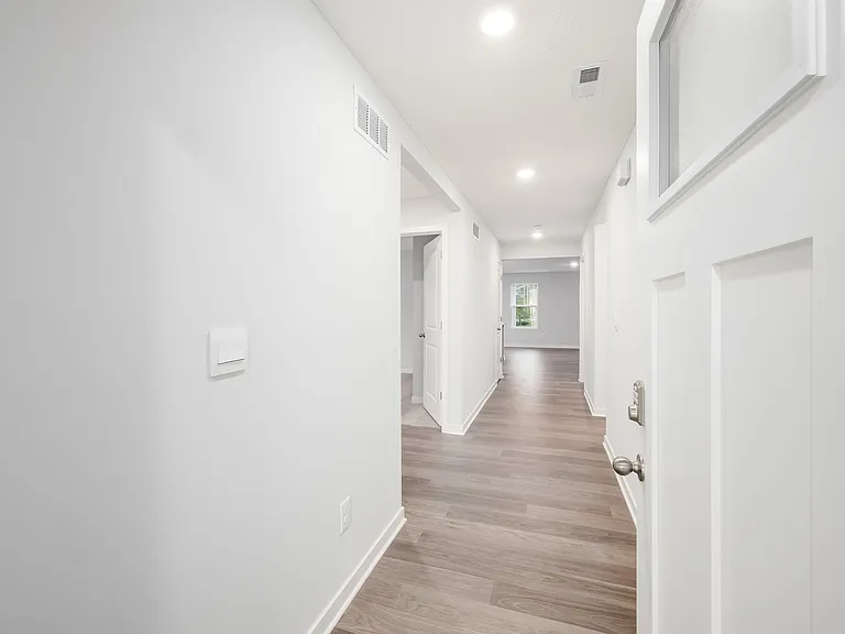 426 Emily Dr — Photo 7