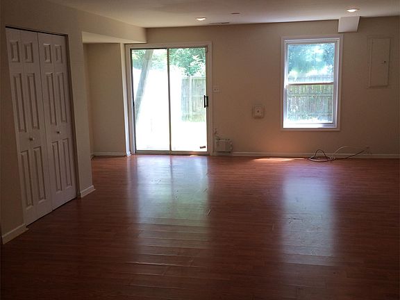 4th image of 8 Oakview Ct