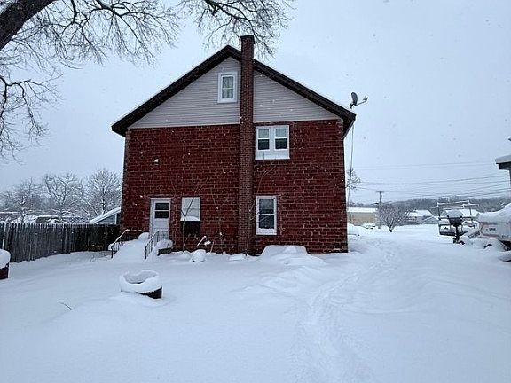 2nd image of 10516 Railroad Ave
