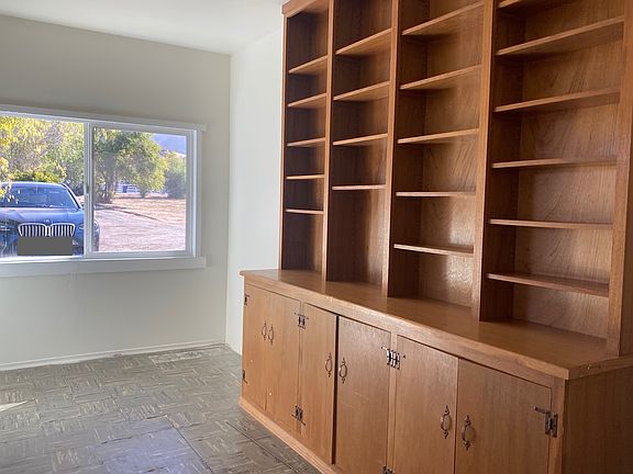 5th image of 15785 Foothill Ave #B