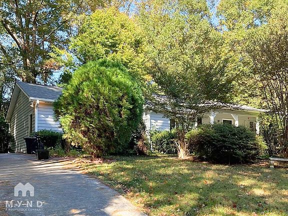 3rd image of 1600 Arden Dr SW
