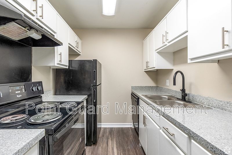 2nd image of 4562 W Kiest Blvd #1060