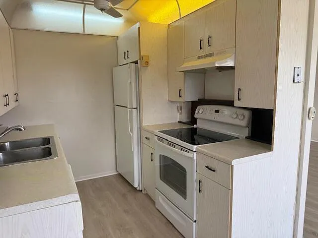 4078 Exeter E #E — Photo 9