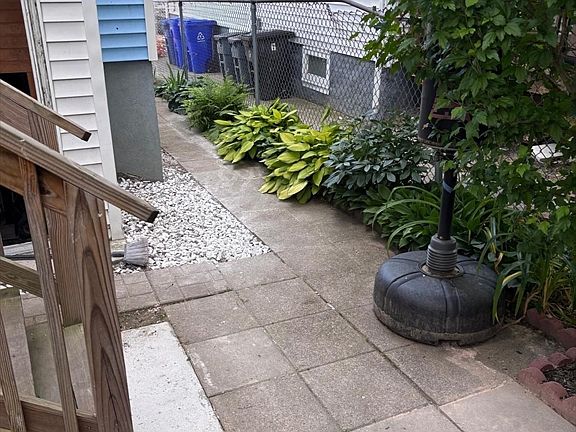 5th image of 8 Porter St
