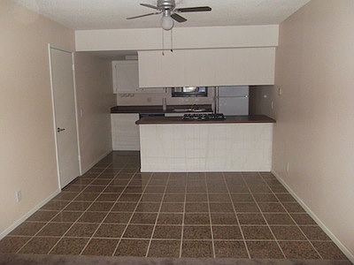 4th image of 2431 W Acacia Ave