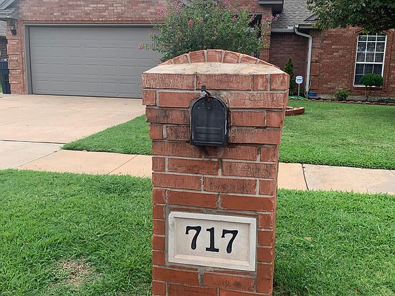 717 Regiment Way, Yukon OK 73099