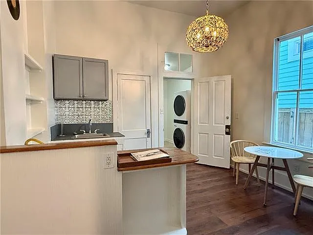 3725 Annunciation St — Photo 3