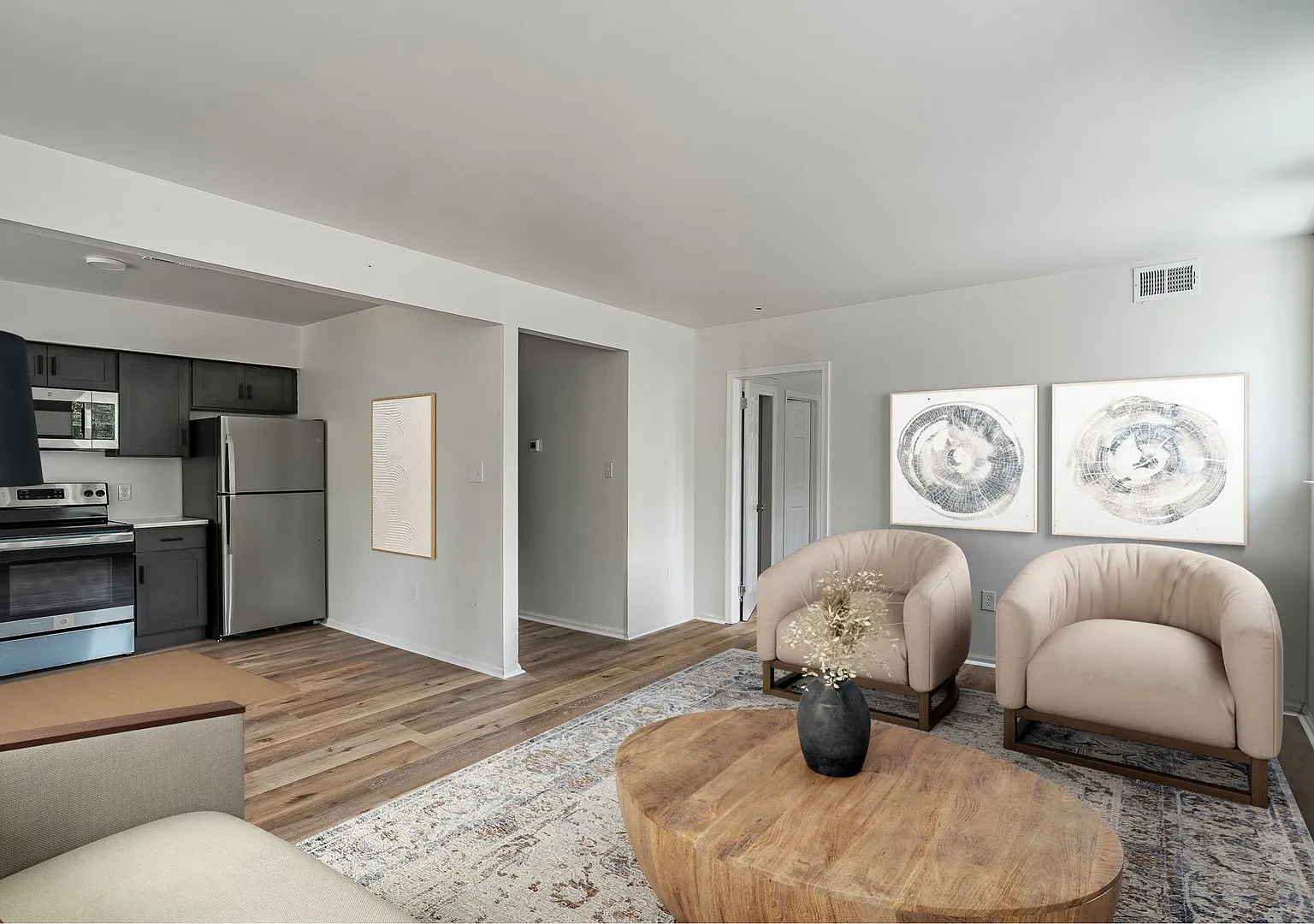 430 N West St — Photo 3