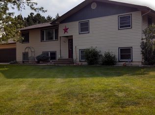 9658 11th Ave, Columbus, NE 68601