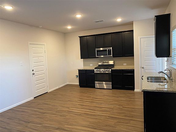 2nd image of 727 Francis Ave