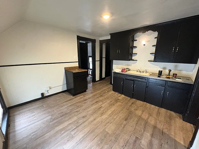 629 Jay St — Photo 1