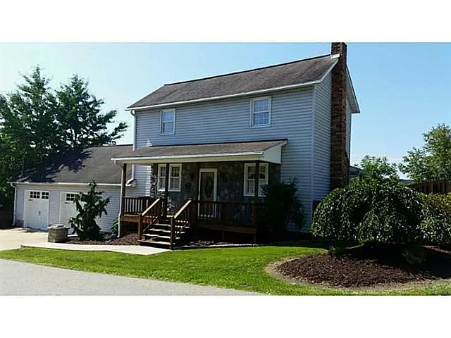 1644 Main St photo 1