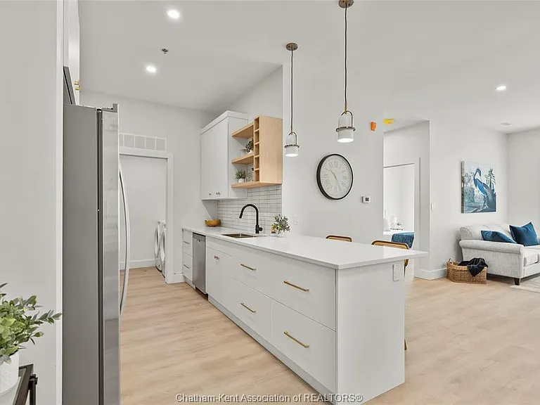364 Grand Ave E #310 — Photo 31