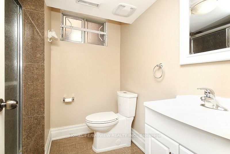 Toronto House for rent - 4 Bedrooms — photo 24