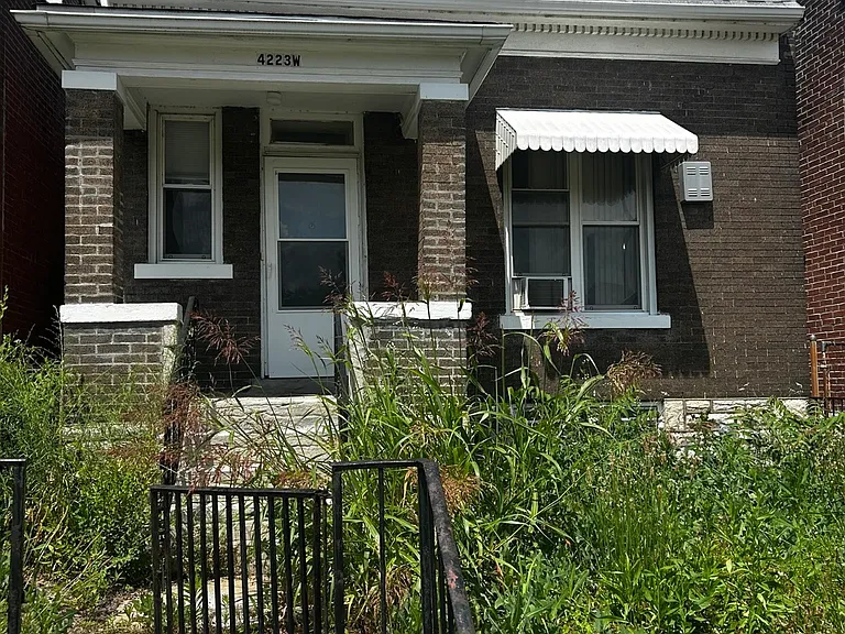 4223 W Labadie Ave — Photo 1