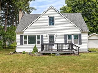 7376 Chestnut St, Fairview, PA 16415