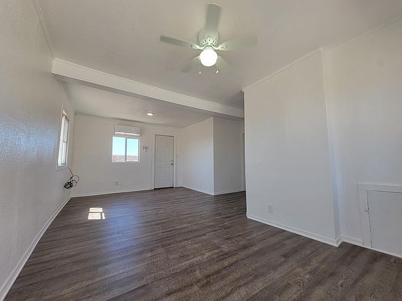 2nd image of 1915 W 2nd St #12