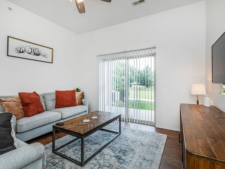 Marion Park Apartments 3 Bedroom Living