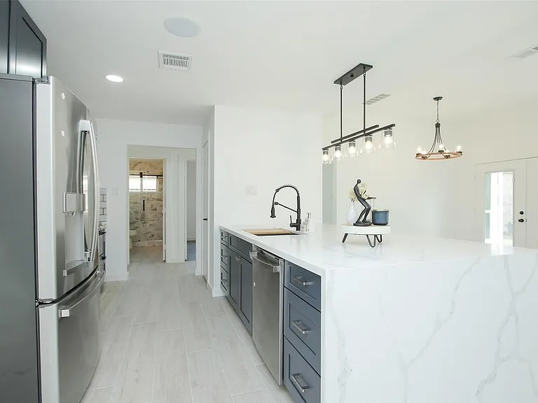 8518 Furlong Ln — Photo 15
