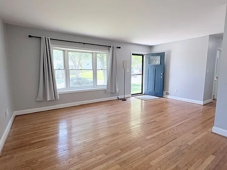 900 Neal Dr — Photo 7