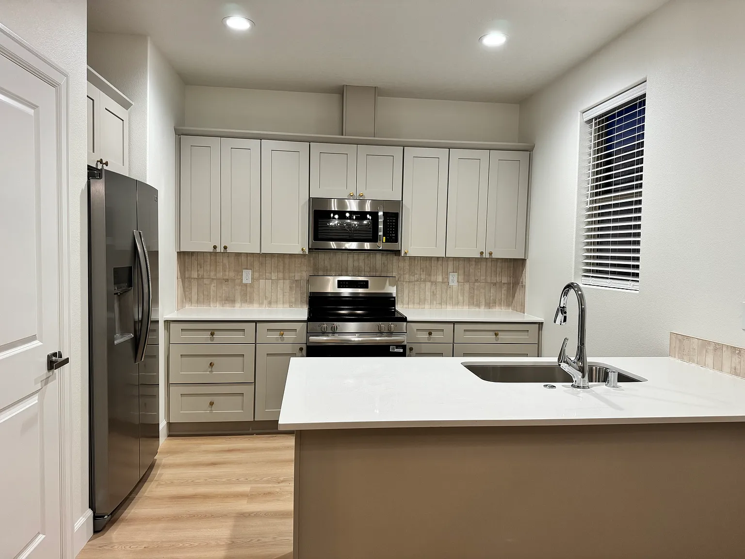 3 bed, 2.5 bath, 1497 sqft, $2,390 — Photo 4
