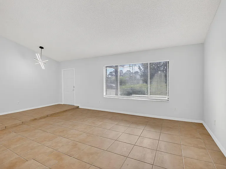 4135 Bay Laurel Way — Photo 7