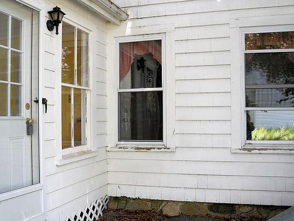 3rd image of 283 Morton St