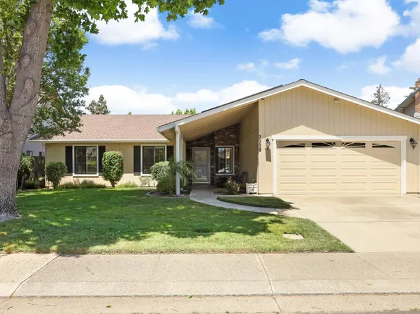 2909 Estate Dr, Stockton, CA 95209