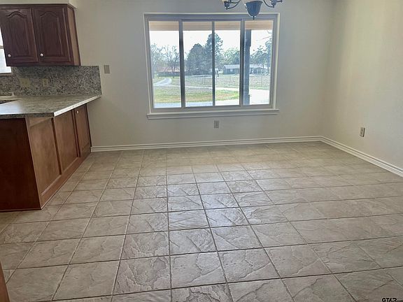 5th image of 1624 County Road 1560