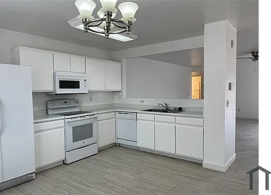 2403 E Palm Beach Dr — Photo 5