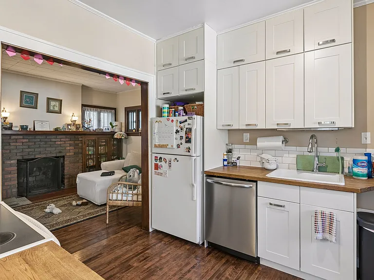 1919 Como Ave SE #1 — Photo 6