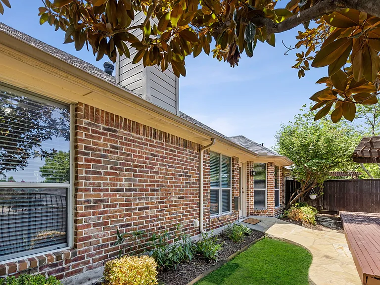 199 Cody Pl — Photo 25