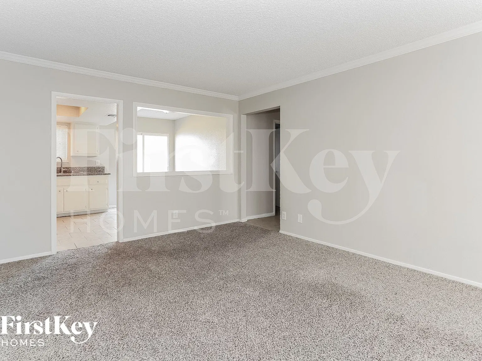 5 bed, 2.0 bath, 1492 sqft, $2,175 — Photo 2