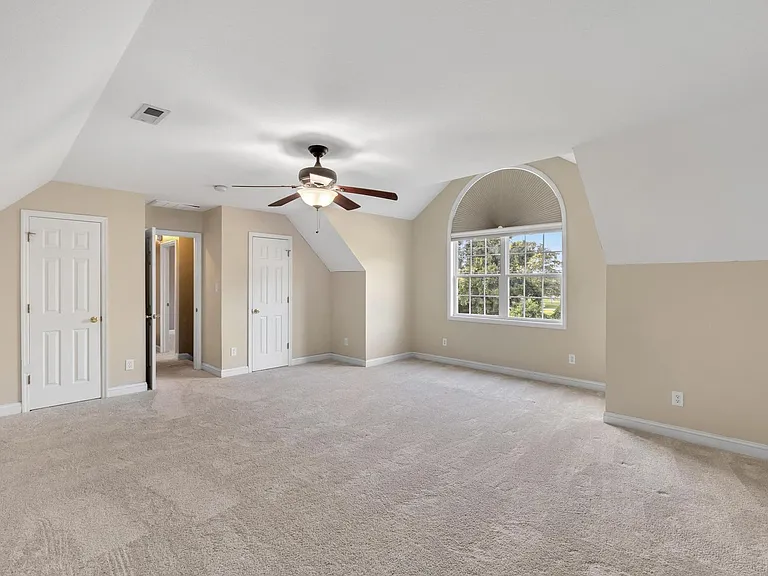 324 Beacon Ln — Photo 12