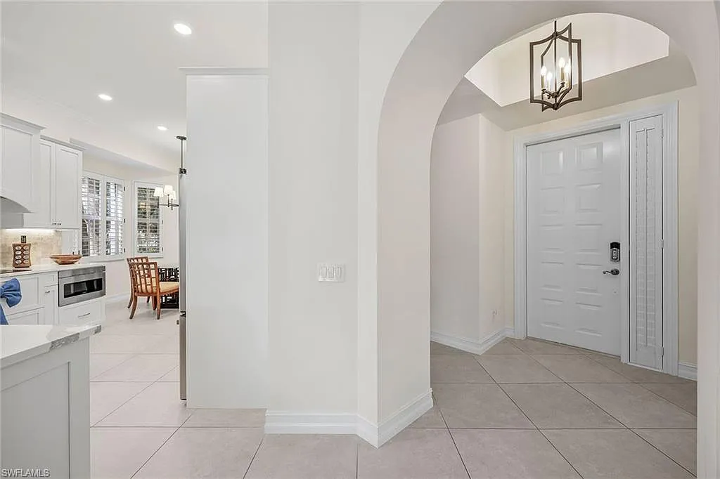 3 bed, 2.5 bath, 1831 sqft, $13,000 — Photo 2