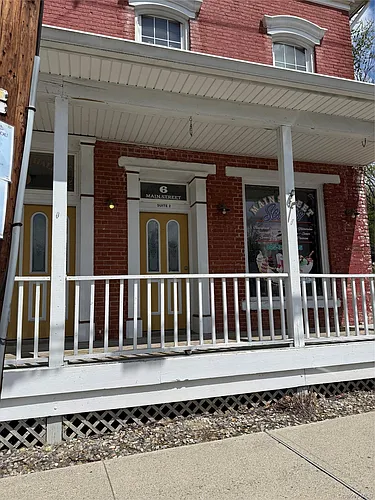 6 Main St Photo 1